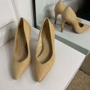 Jessica Simpson woven beige pointed toe pumps